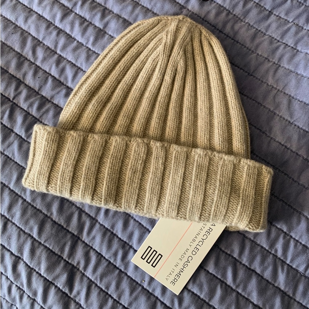 Tesma Cashmere Beige Cashmere Wool Ribbed Knit Chunky Beanie Hat NWT
